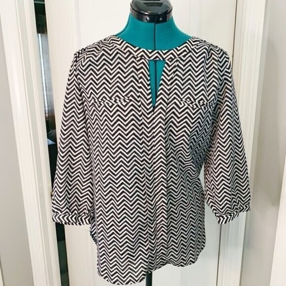French Connection 3/4 Sleeve Keyhole Casual Career Lightweight Printed Blouse - Picture 9 of 15